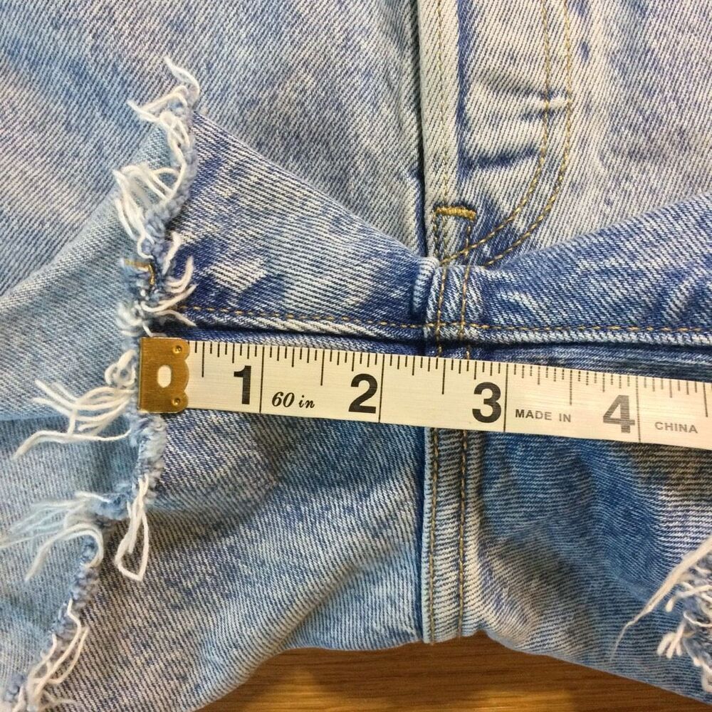 Levi’s 501 Jean shorts 28 button-fly light wash distressed - Picture 5 of 10
